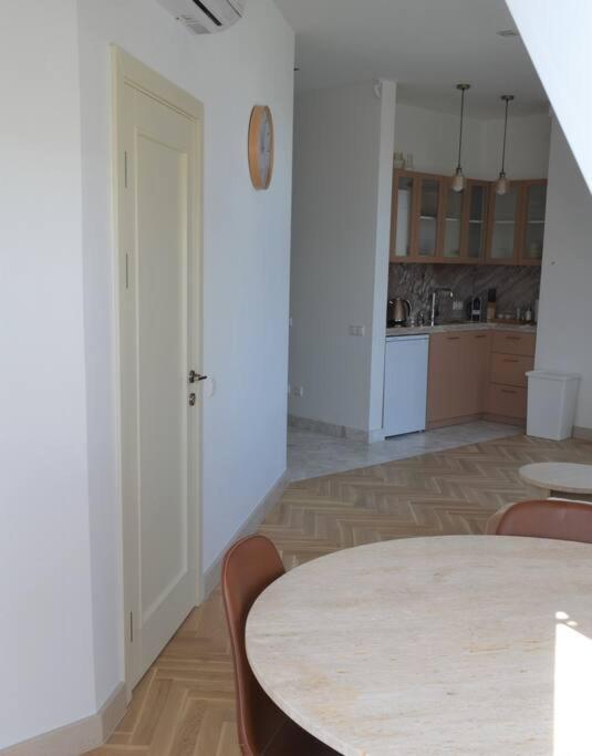 Luxury Apartment With A Balcony And View In Riga Old Town Екстериор снимка