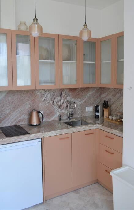 Luxury Apartment With A Balcony And View In Riga Old Town Екстериор снимка