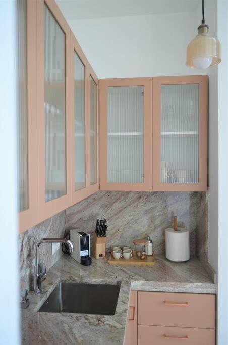 Luxury Apartment With A Balcony And View In Riga Old Town Екстериор снимка