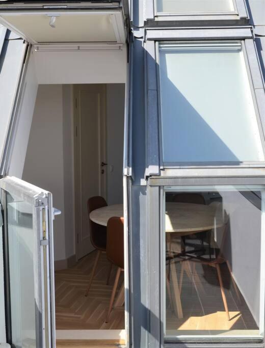 Luxury Apartment With A Balcony And View In Riga Old Town Екстериор снимка